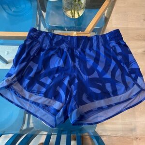 Athleta Mesh Racer Run Short